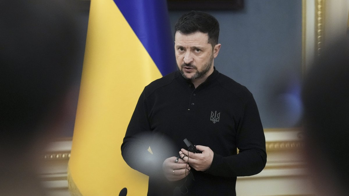 Ukrainian President Volodymyr Zelenskyy addresses a press conference in Kyiv, Ukraine, April 4, 2025.  (EPA Photo)