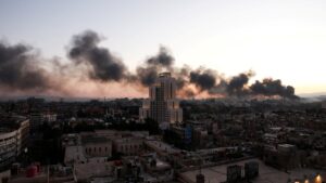 Smoke rises, after Syrian anti-regime forces announced that they have ousted Syria's Bashar Assad, in Damascus,  Syria, Dec. 8, 2024. (Reuters Photo)