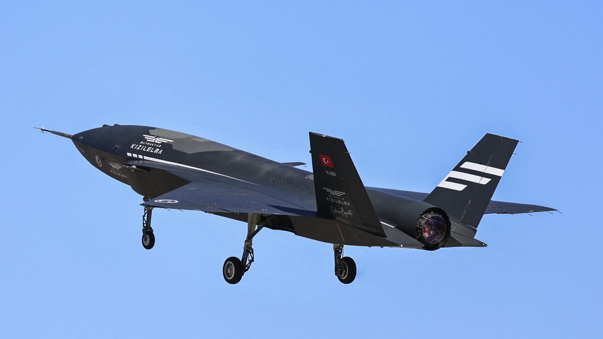 The unmanned fighter jet Kızılelma developed by Turkish defense firm Baykar is seen airborne during a test flight, Tekirdağ, northwestern Türkiye, March 21, 2025. (AA Photo)