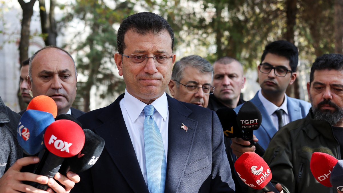Istanbul Mayor Ekrem Imamoğlu comments about the court case against him after Friday prayers at Şehzadebaşı Mosque, in Istanbul, Nov. 11, 2022. (Reuters File Photo)