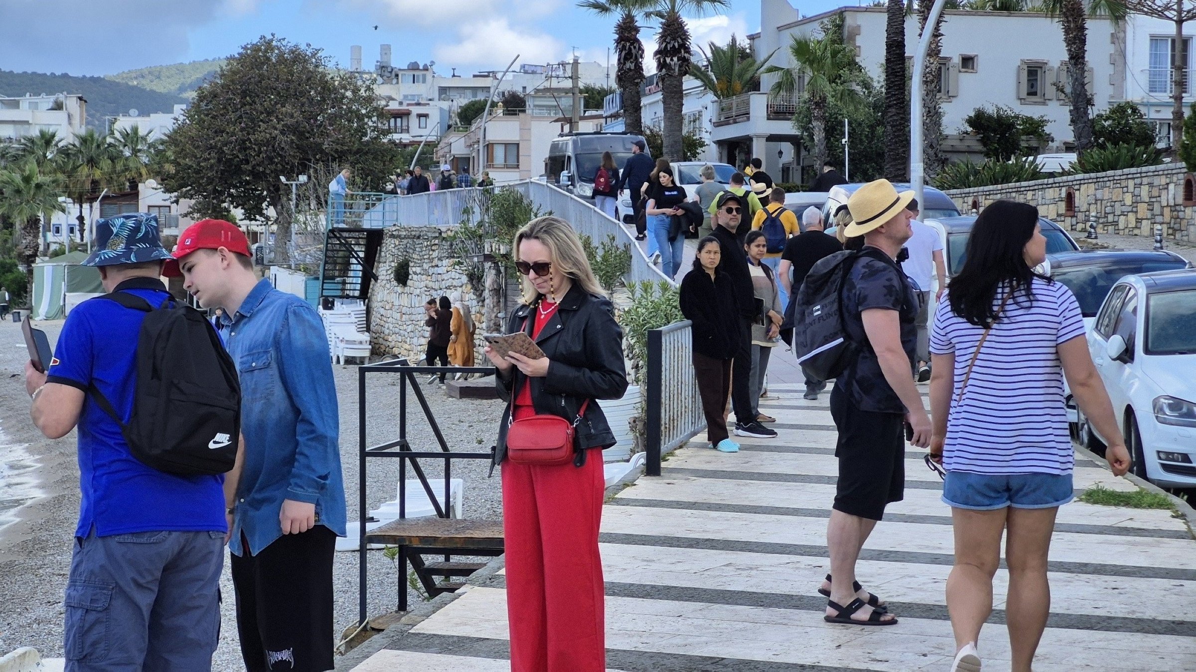 Tourists enjoy the seaside in Bodrum, Muğla, southwestern Türkiye, April 3, 2025. (IHA Photo)