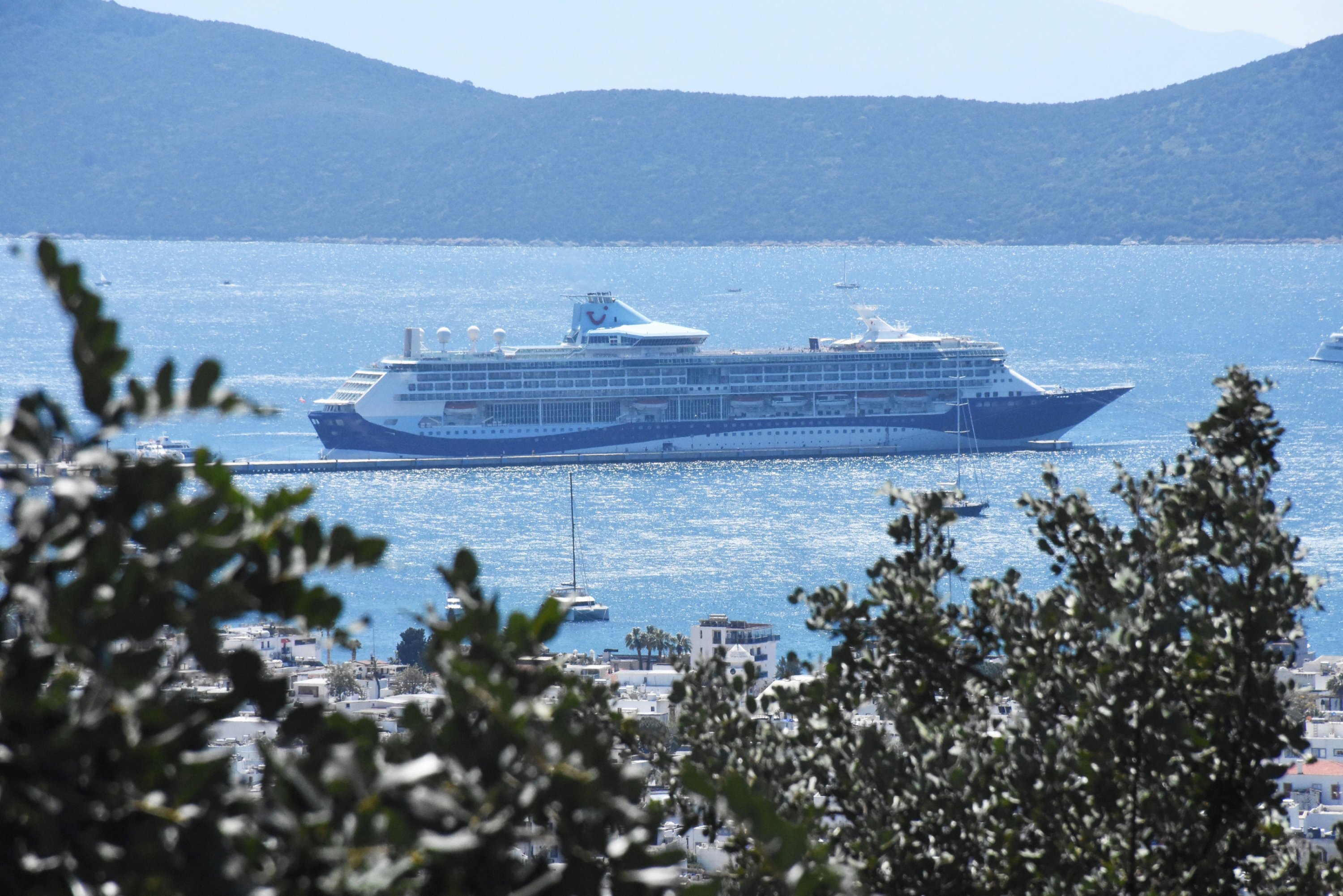 379947 A cruise ship is seen in the popular tourist hub of Bodrum, Muğla, southwestern Türkiye, April 13, 2025. (AA Photo)