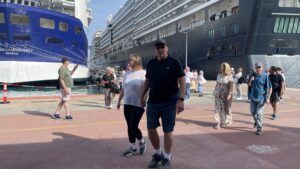 Tourists are seen after disembarking a cruise ship in Kuşadası in Aydın province, southwestern Turkey, April 18, 2025. (AA Photo)