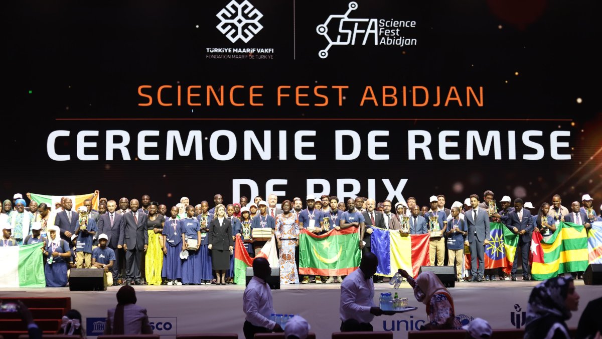 Winners of the science and technology festival pose together in Abidjan, Côte d'Ivoire, April 30, 2025. (Courtesy of TMV)