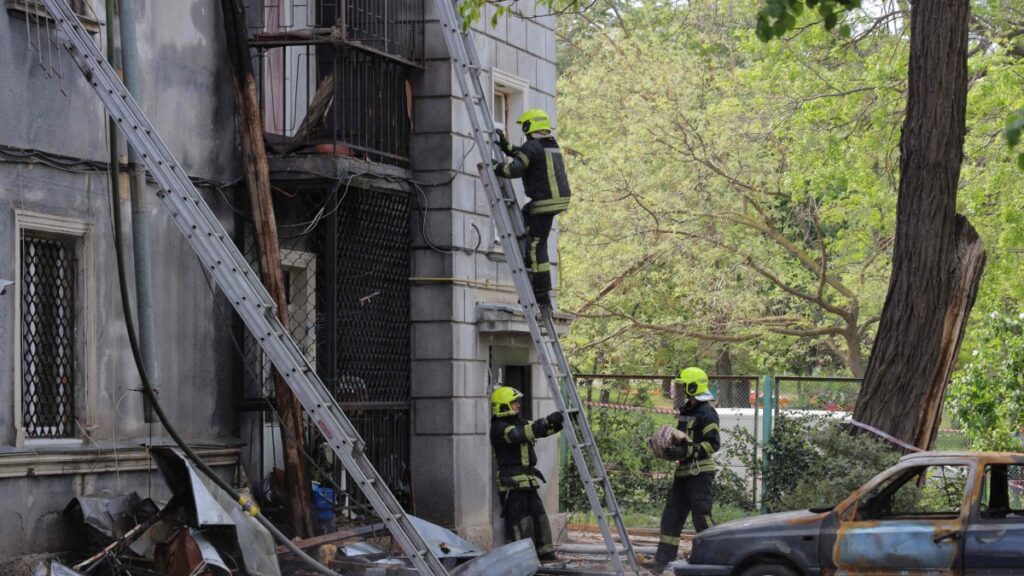 Ukrainian rescuers work at the site of a drone attack amid the Russian invasion of Ukraine, Odesa, Ukraine, May 1, 2025. (AFP Photo)
