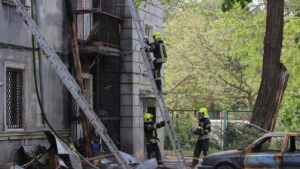Ukrainian rescuers work at the site of a drone attack amid the Russian invasion of Ukraine, Odesa, Ukraine, May 1, 2025. (AFP Photo)