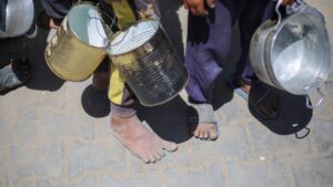 Palestinian children queue for a hot meal at a charity kitchen at the Nuseirat refugee camp, central Gaza Strip, Palestine, April 26, 2025. (AFP Photo)