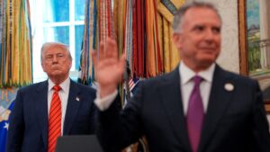 U.S. Special Envoy Steve Witkoff raises his hand during his swearing-in ceremony, next to U.S. President Donald Trump in the Oval Office at the White House in Washington, D.C., U.S., May 6, 2025. (Reuters Photo)