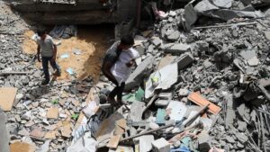 Palestinians inspect the site of an Israeli strike on a house, Jabalia, Gaza Strip, Palestine, May 17, 2025. (Reuters Photo)
