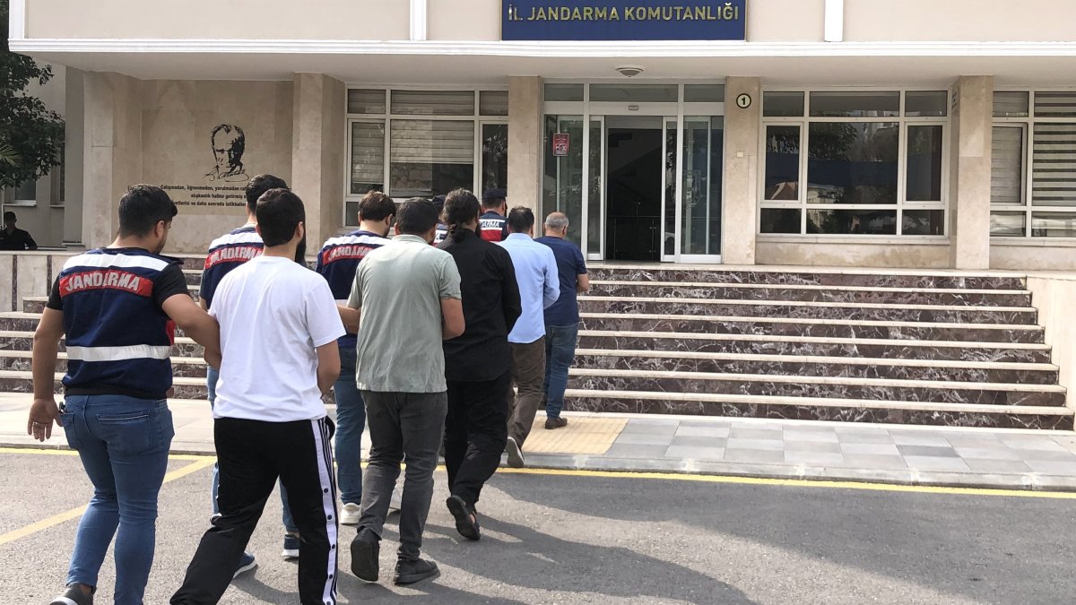 Officers escort Daesh suspects captured in Mersin, southern Türkiye, May 17, 2025. (AA Photo)