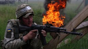 A Ukrainian serviceman attends a military drill near a frontline in Zaporizhzhia region, Ukraine, May 26, 2025. (Reuters Photo)