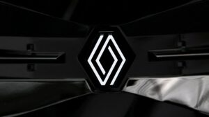 The logo of Renault is seen on a car displayed at the ChangeNOW 2025 summit at the Grand Palais, Paris, France, April 25, 2025. (Reuters Photo)