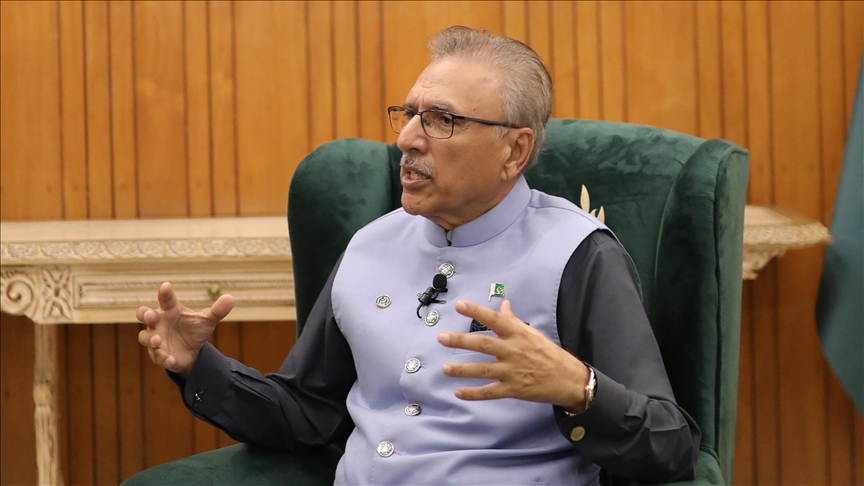 Pakistan's president refuses to sign bill limiting top judge's power
