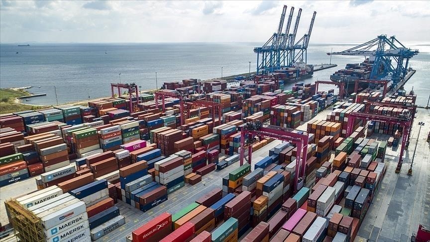 US trade deficit soars 23% to $74.6B in April