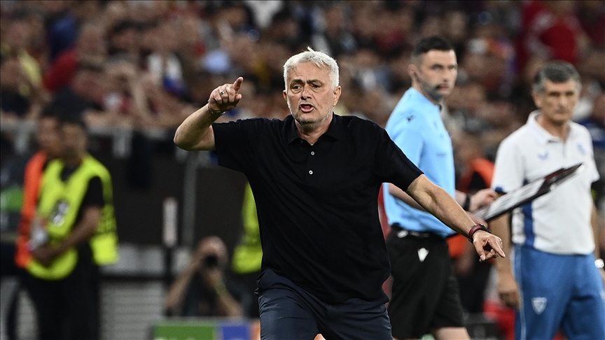 UEFA suspends Roma head coach Jose Mourinho for 4 games