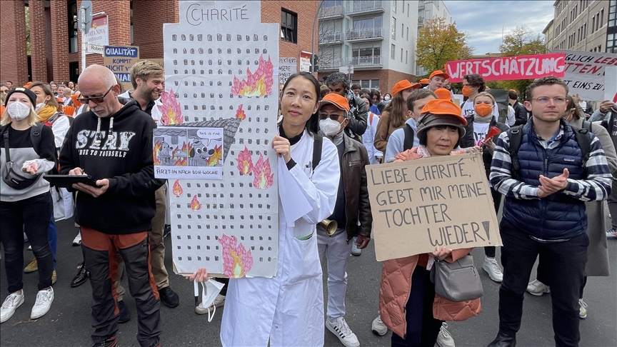 Doctors at municipal clinics in Germany go on warning strike