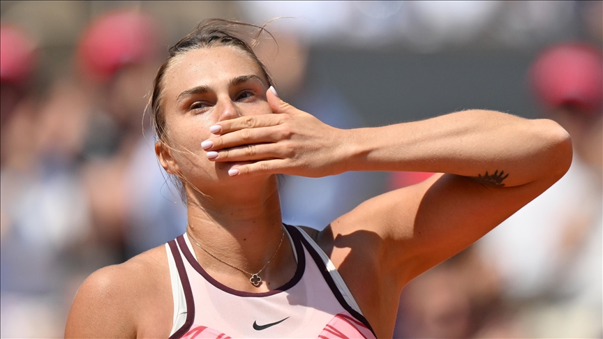 Sabalenka, Muchova advance to French Open semis