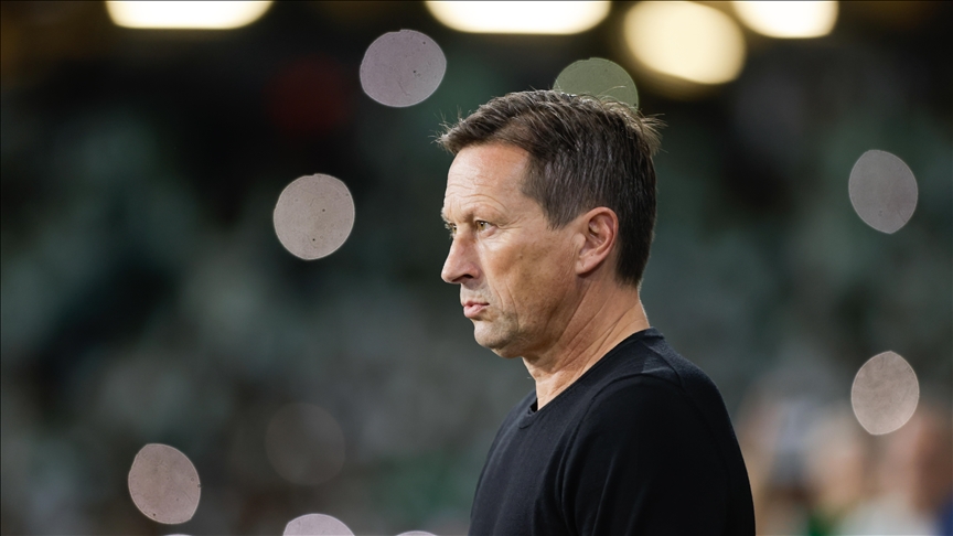 Benfica head coach Roger Schmidt renews contract