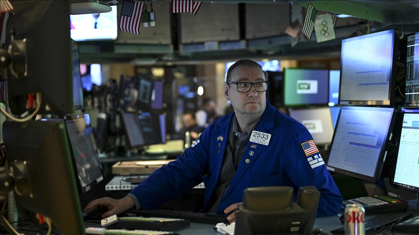 US stocks close Friday higher, indexes post weekly gains