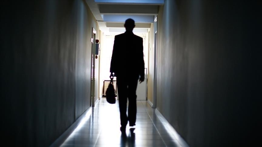 US initial jobless claims fall by 1,000