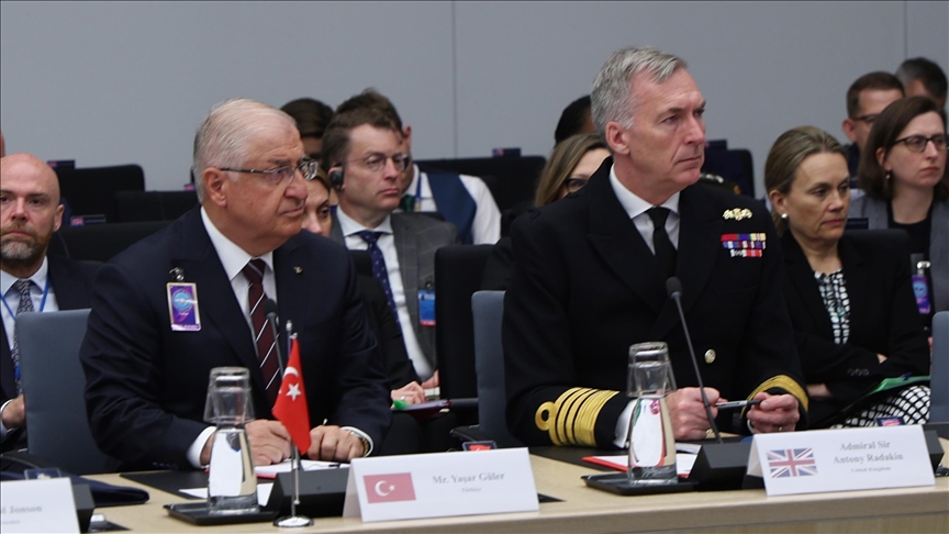 Turkish, UK defense chiefs discuss security cooperation