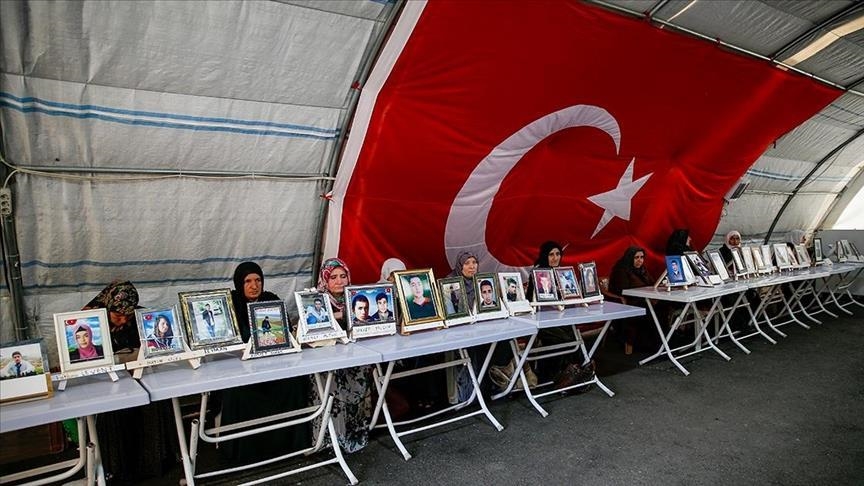 Sit-in families in Türkiye spend Eid al-Fitr with their PKK-kidnapped children