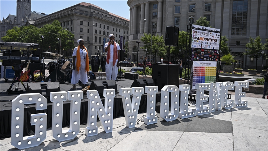 US cities honor victims of gun violence with Wear Orange campaign
