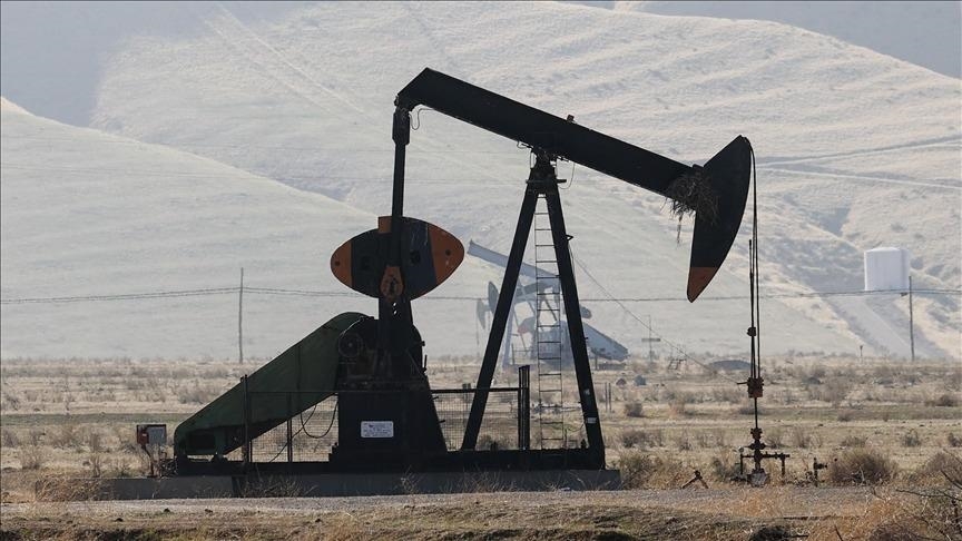 Oil prices climb marginally as traders cash in on low prices