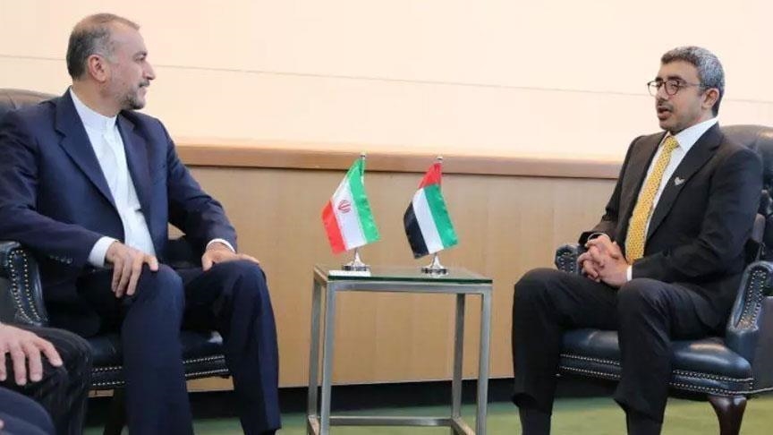 Iranian, UAE foreign ministers discuss bilateral ties over phone
