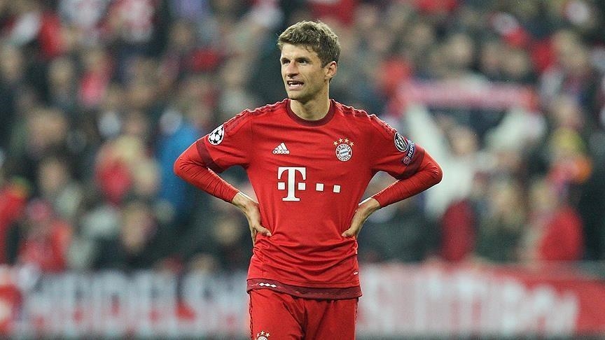 Thomas Muller scores twice for Bayern Munich in 4-2 win over Borussia Dortmund