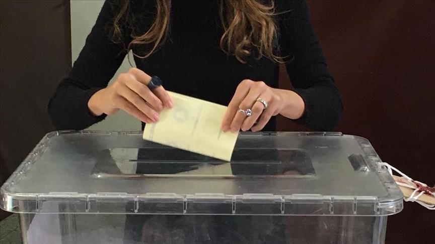 Conservative economist wins Paraguay's presidential election