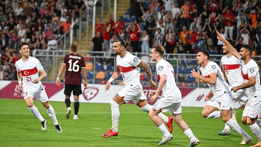 Türkiye beat 10-man Latvia in 5-goal EURO 2024 qualifying thriller