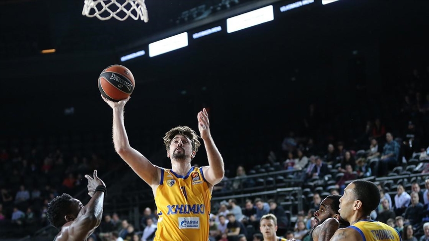 Hooligans attack Russian basketball player Alexey Shved in Moscow
