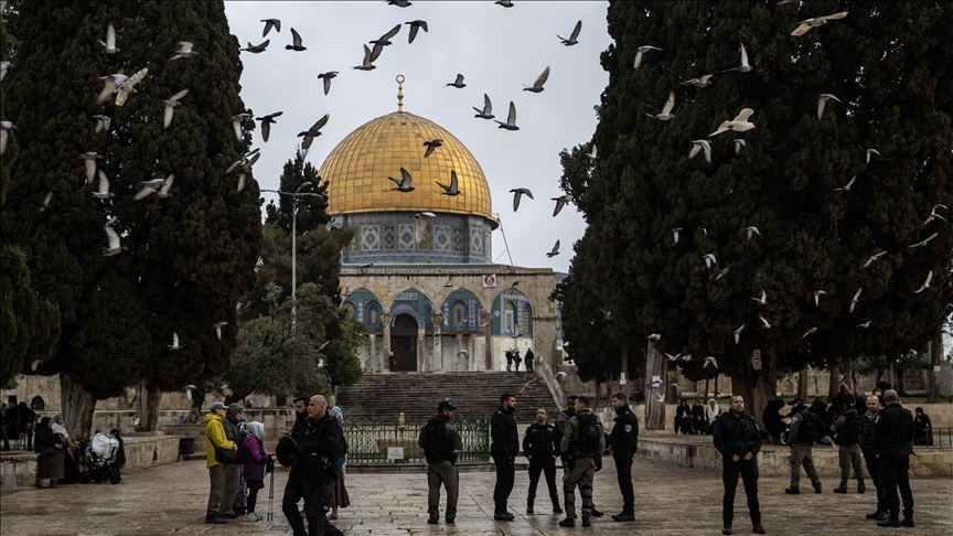 Hundreds of Israeli settlers storm Al-Aqsa Mosque compound