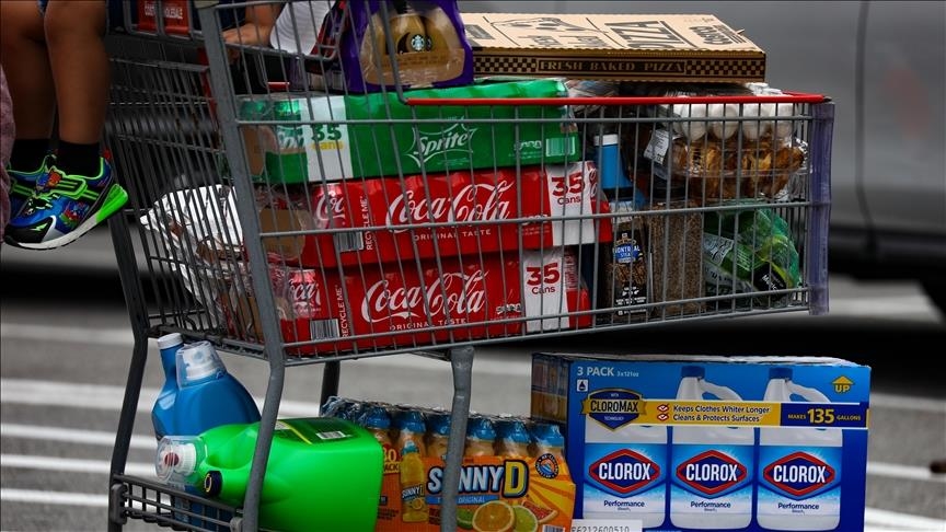 US consumer sentiment posts 1st decline in 4 months