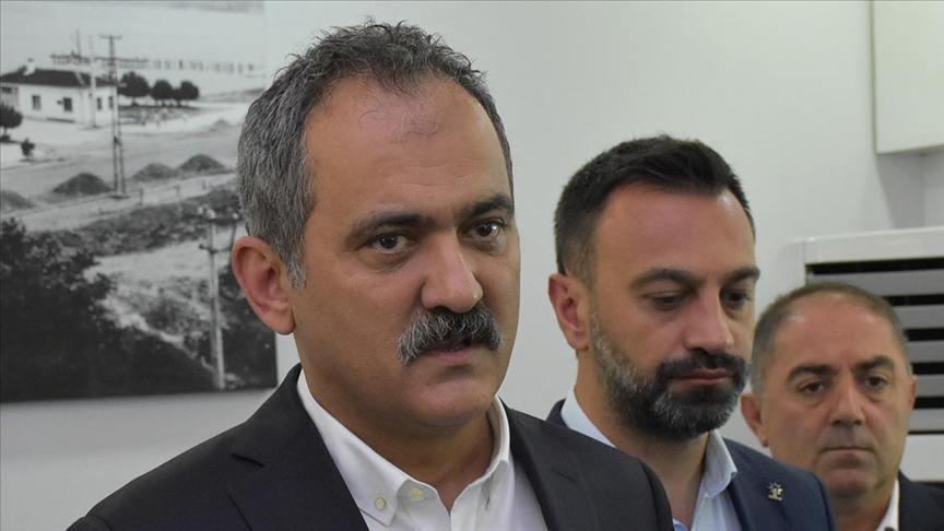 Milli Eğitim Bakanı Özer: 100 öğrencisi olan her okula bir rehber öğretmen atanacak