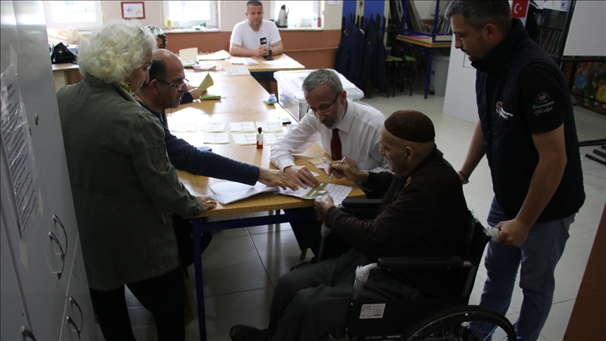 Türkiye's ill, disabled citizens vote from home