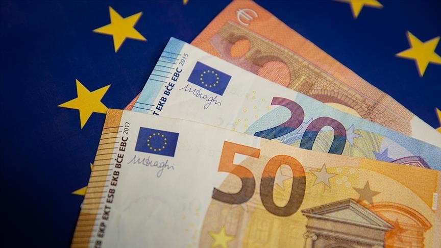 EU's trade deficit down to $11B year-on-year in Q1