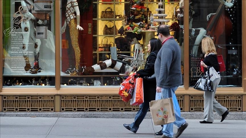 US business inventories fall 0.1% in January