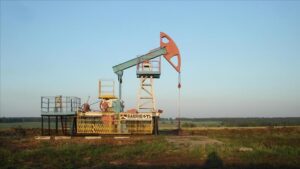 Oil prices rise with demand uptick from US