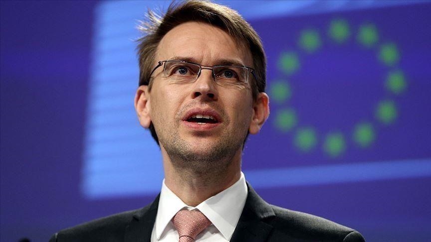 Russian strikes on Ukrainian civilians amount to war crimes, says EU