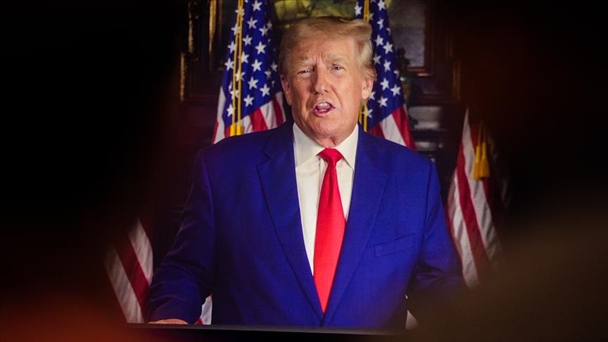 Trump discourages his potential challenger DeSantis from running for president