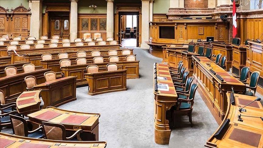Swiss parliament allows arms re-export to Ukraine