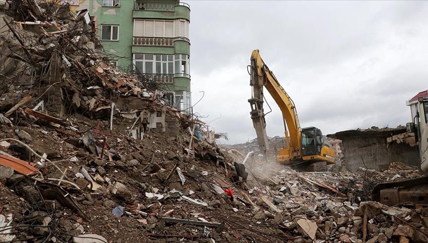 Canadian football players Hutchinson, Adekugbe raise at least $18,000 for earthquake victims in Türkiye, Syria