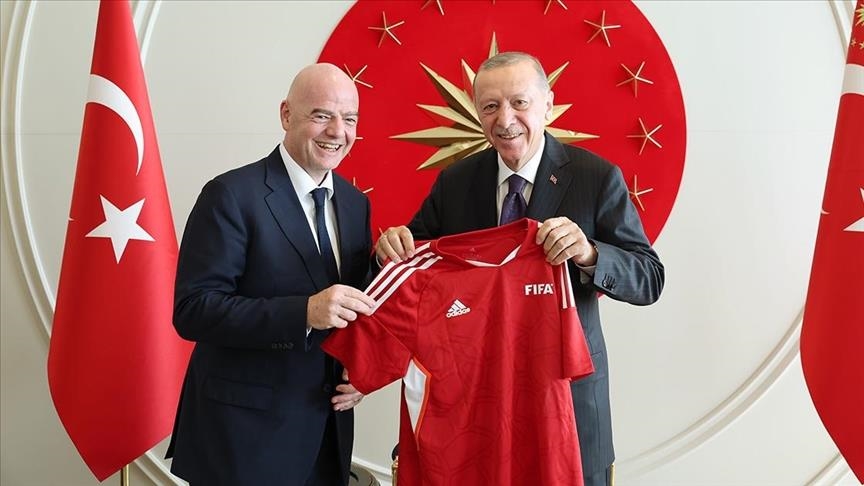 Turkish president receives FIFA chief in Istanbul