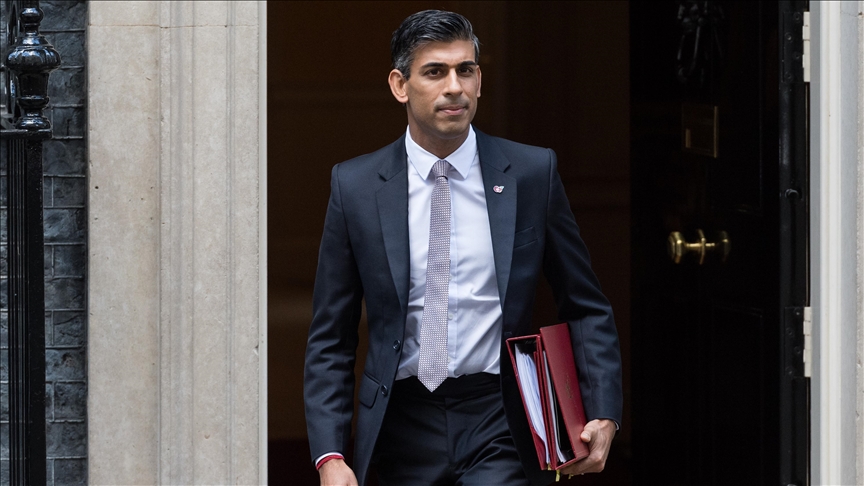 British prime minister receives deputy premier's 'bullying' report