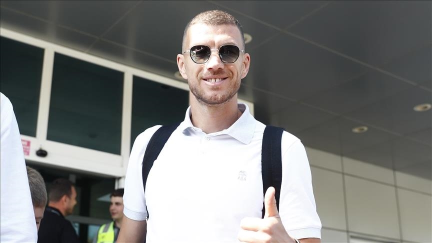 Edin Dzeko joins Fenerbahce on 2-year contract