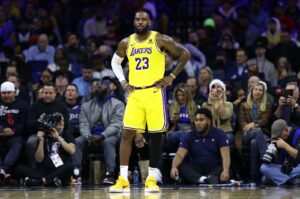 LA Lakers' LeBron James looks on during the third quarter against the Philadelphia 76ers at the Wells Fargo Center, Philadelphia, U.S., Nov. 27, 2023. (AFP Photo)